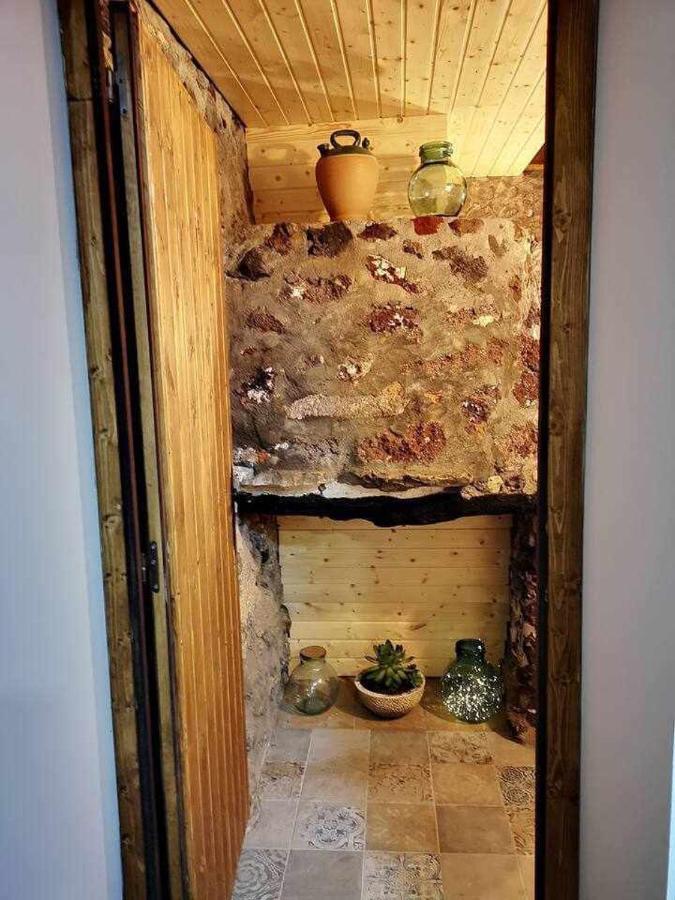 Mas Els Plans La casa pensada para perros que viajan con sus humanos Olot Exterior foto